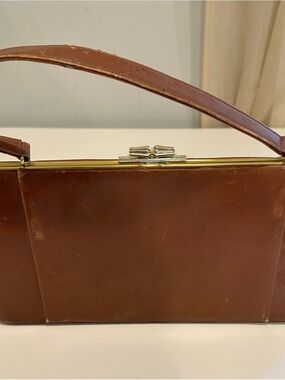 Vintage Structured Brown Leather Wristlet Clutch with Gold-Tone Closure